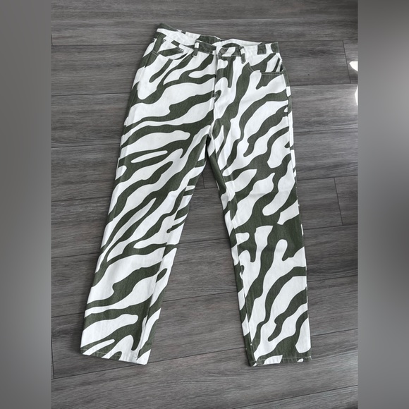 Shein Zebra Green Pants - Picture 1 of 3